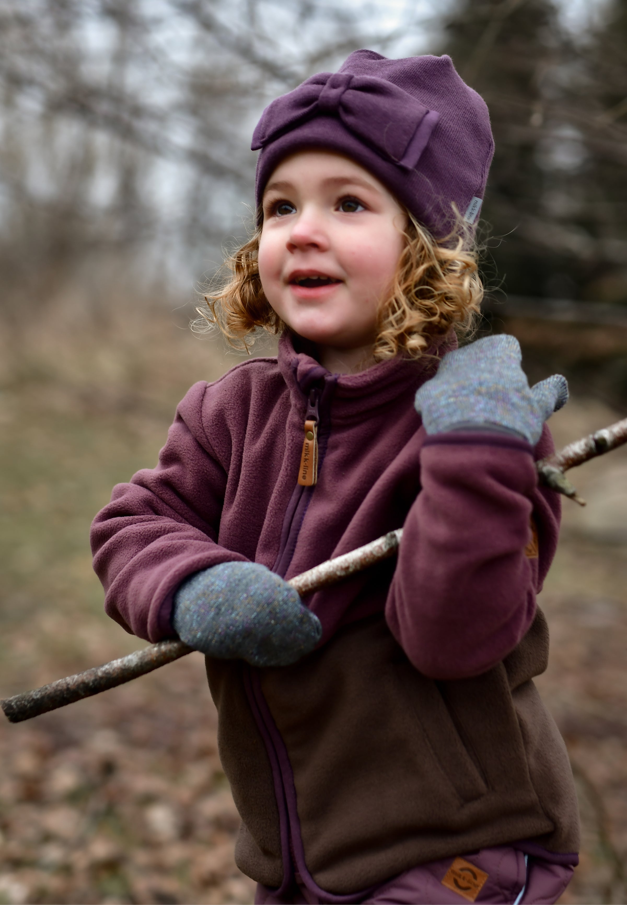 Ullarhúfa með slaufu - Huckleberry