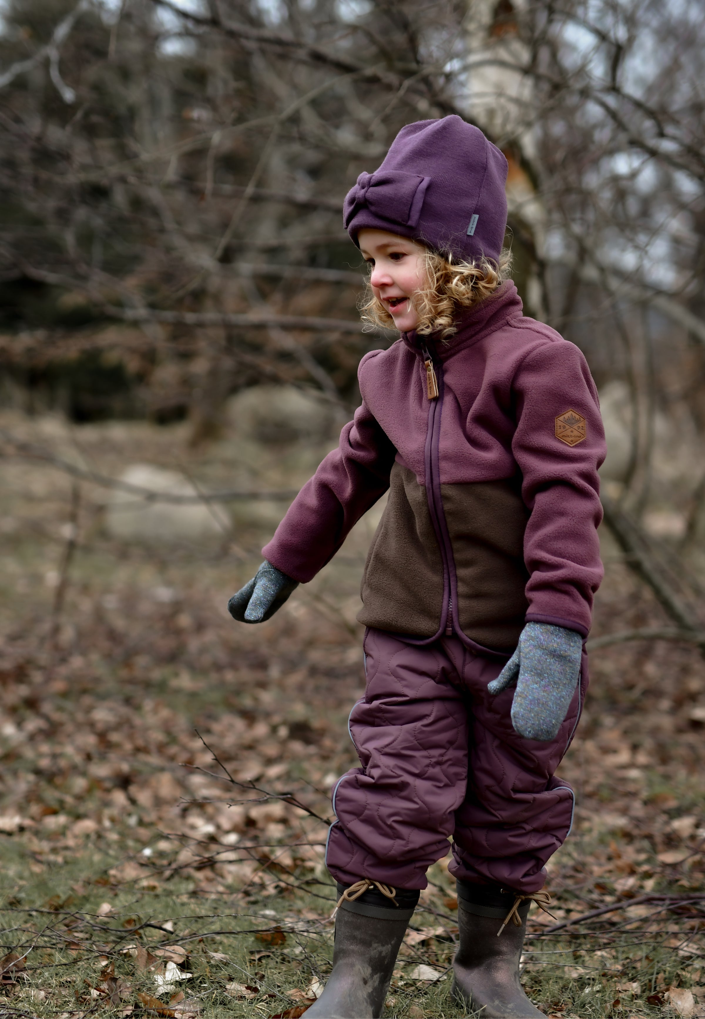 Ullarhúfa með slaufu - Huckleberry