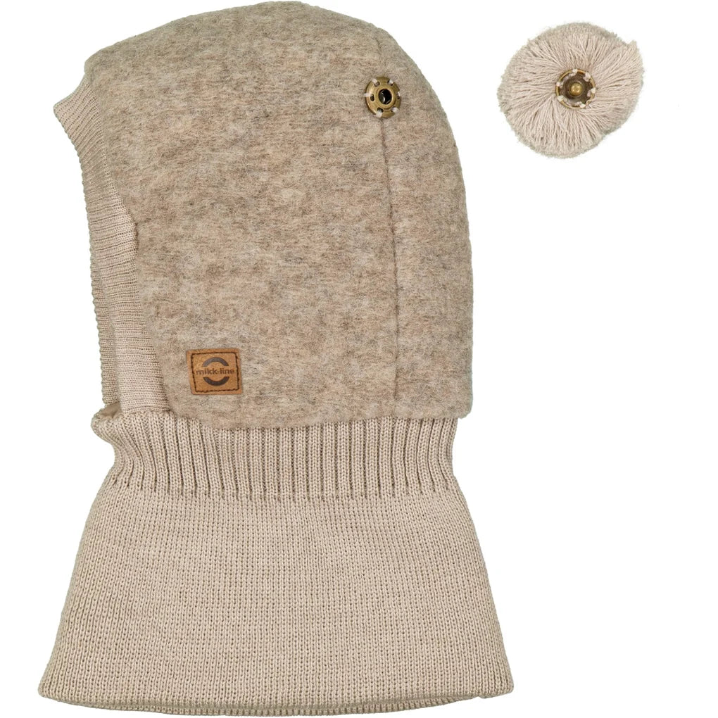 Airwool lambhúshetta með dúskum - Melange Denver