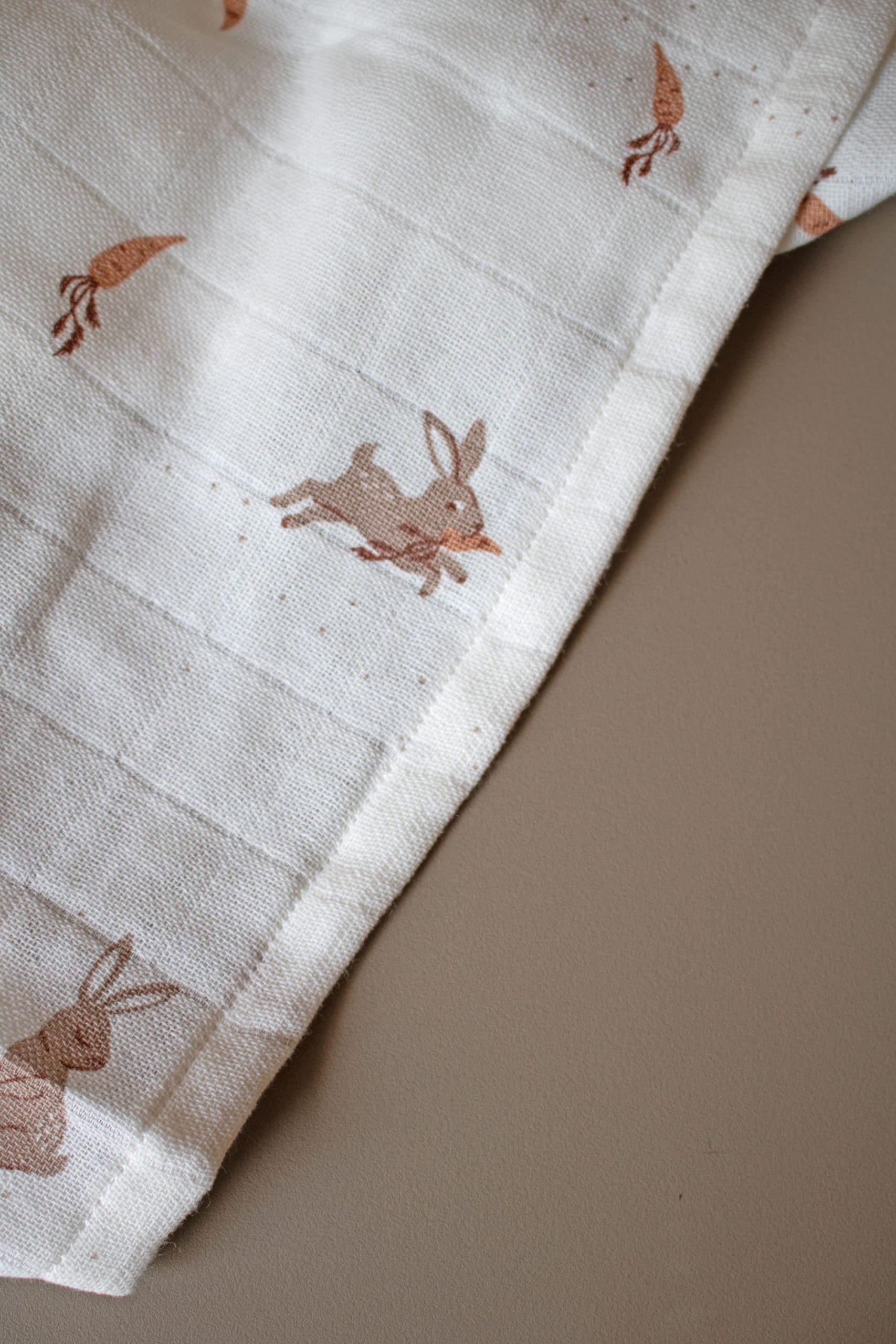 Muslin taubleyja - Carrot Thief