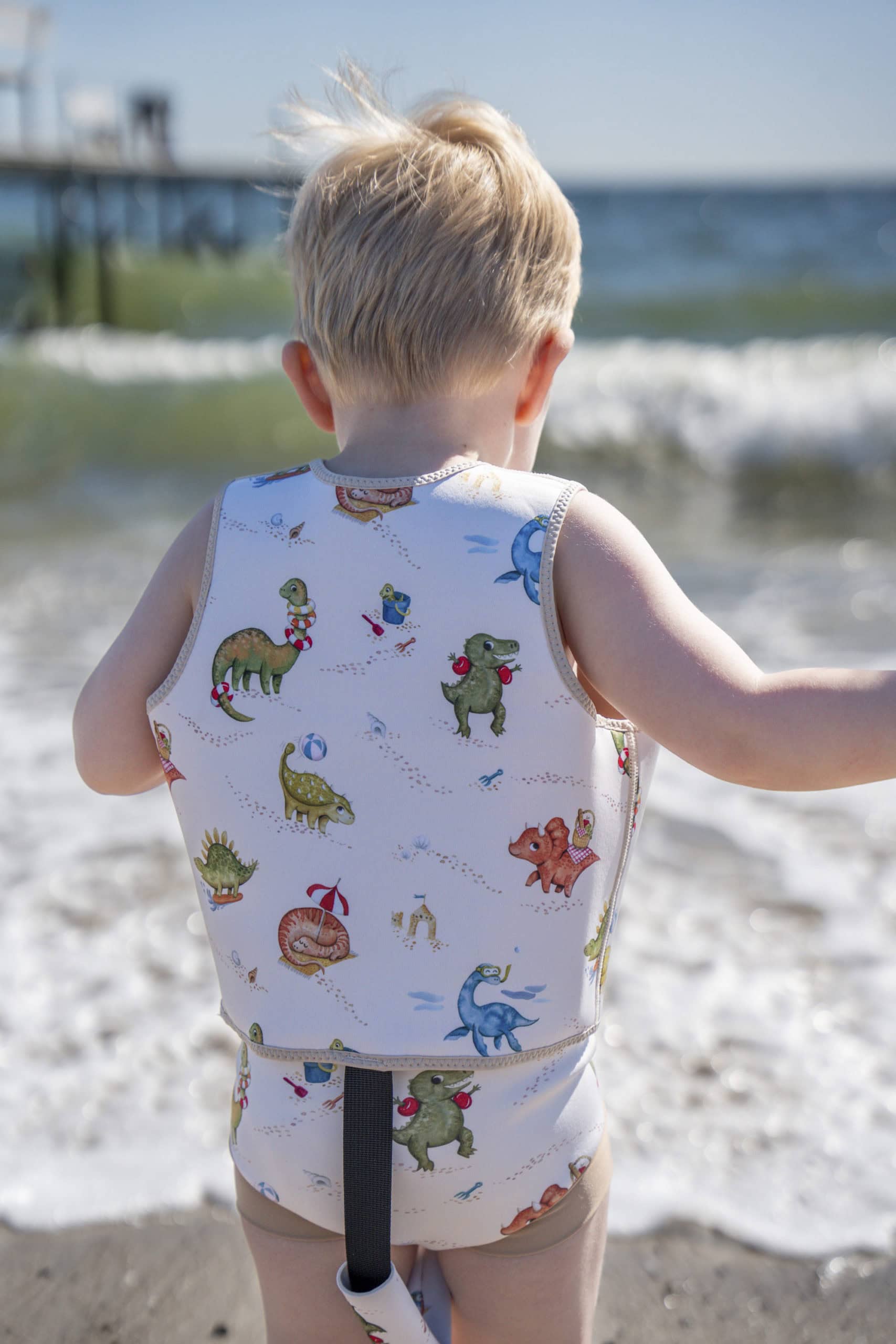 Sundvesti - Dino Beach