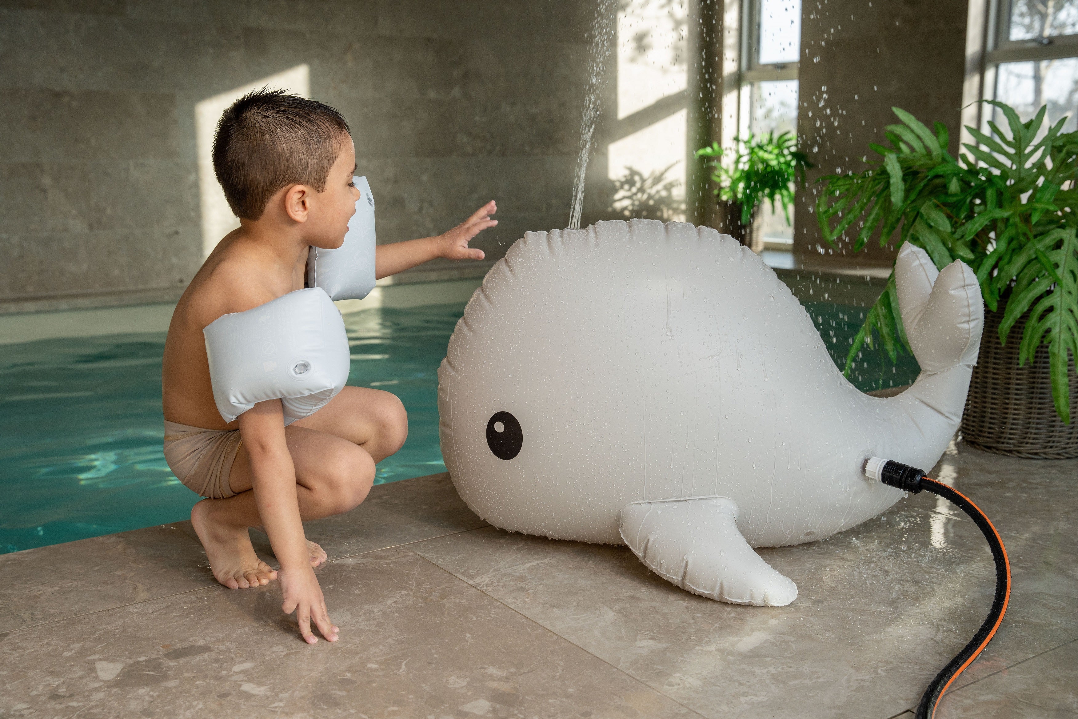 Úðari sundleikfang - Christian the Whale